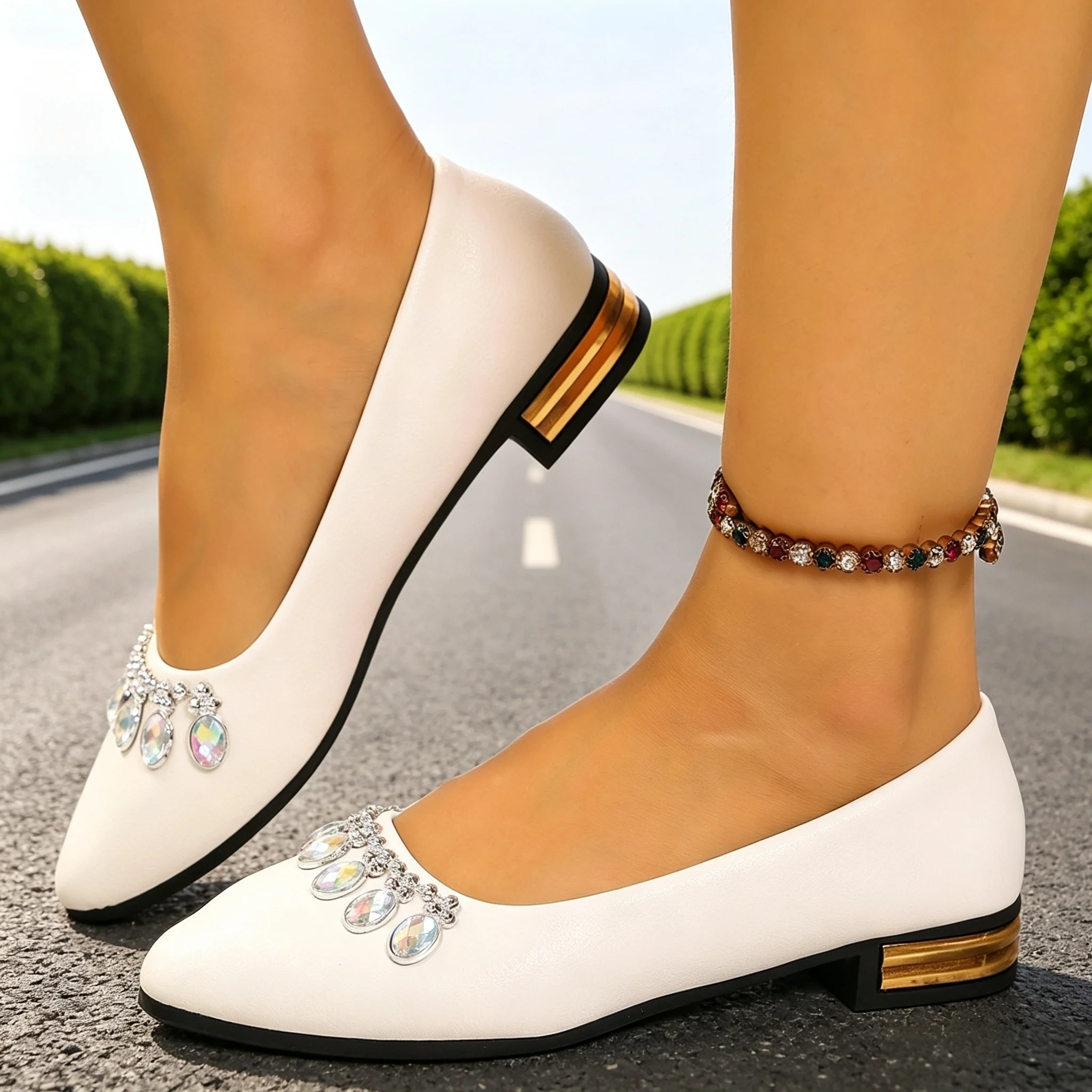 Women Shoes Sneakers - Damskie baleriny z ostrym noskiem, duże