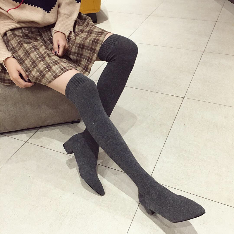 Czarne buty na niskim obcasie  – Sock Boot Women recenzja i cena